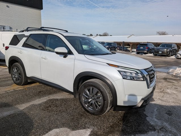 2025 Nissan Pathfinder SV