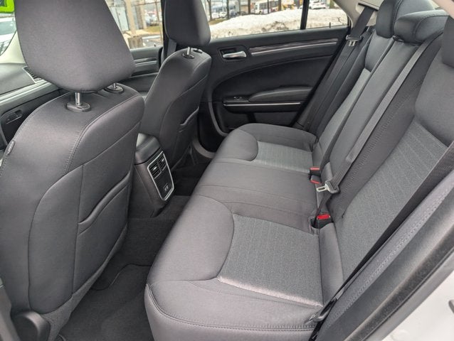 2022 Chrysler 300 Touring