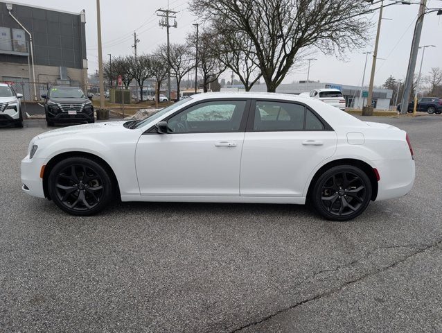 2022 Chrysler 300 Touring
