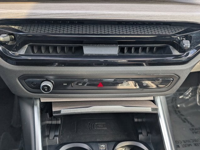 2025 BMW 3 Series 330i