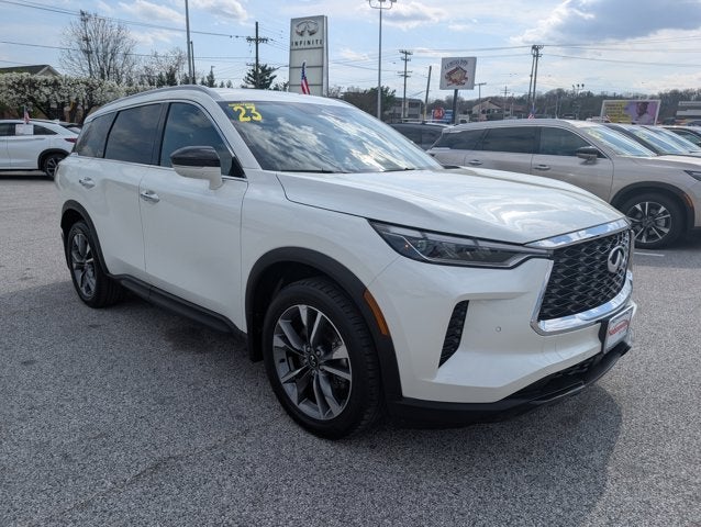 2023 INFINITI QX60 LUXE