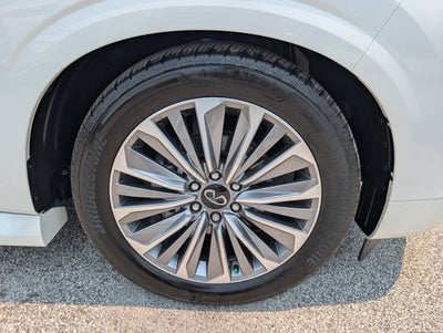 2026 INFINITI QX80 LUXE