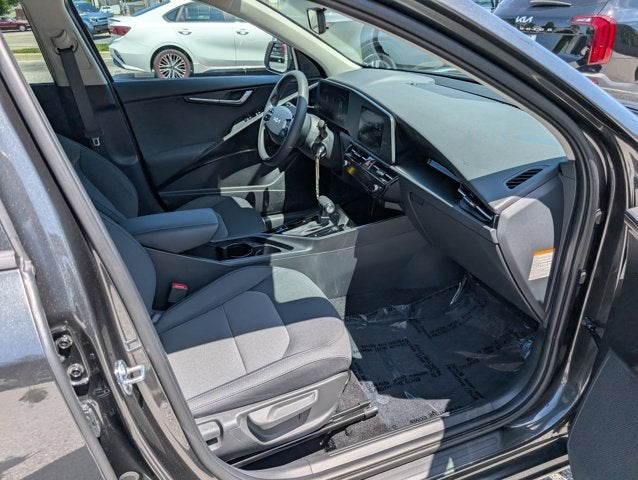 2025 Kia Niro LX