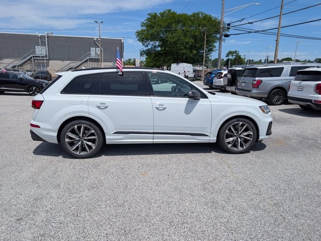 2022 Audi SQ7 Premium Plus